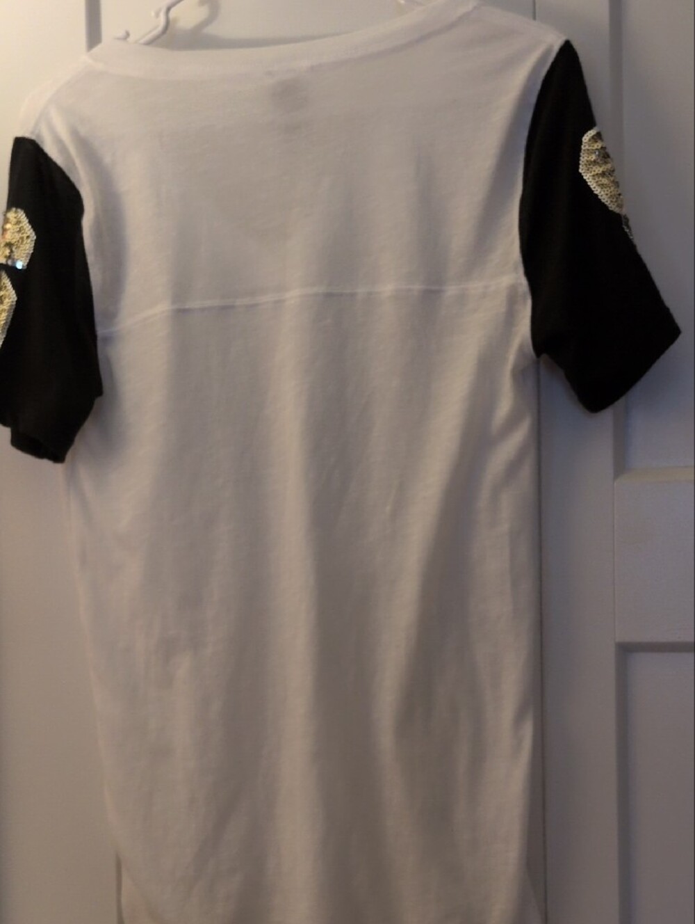 PINK Victoria's Secret White V-Neck Tee with Gold Sequin Logo - Picture 8 of 8